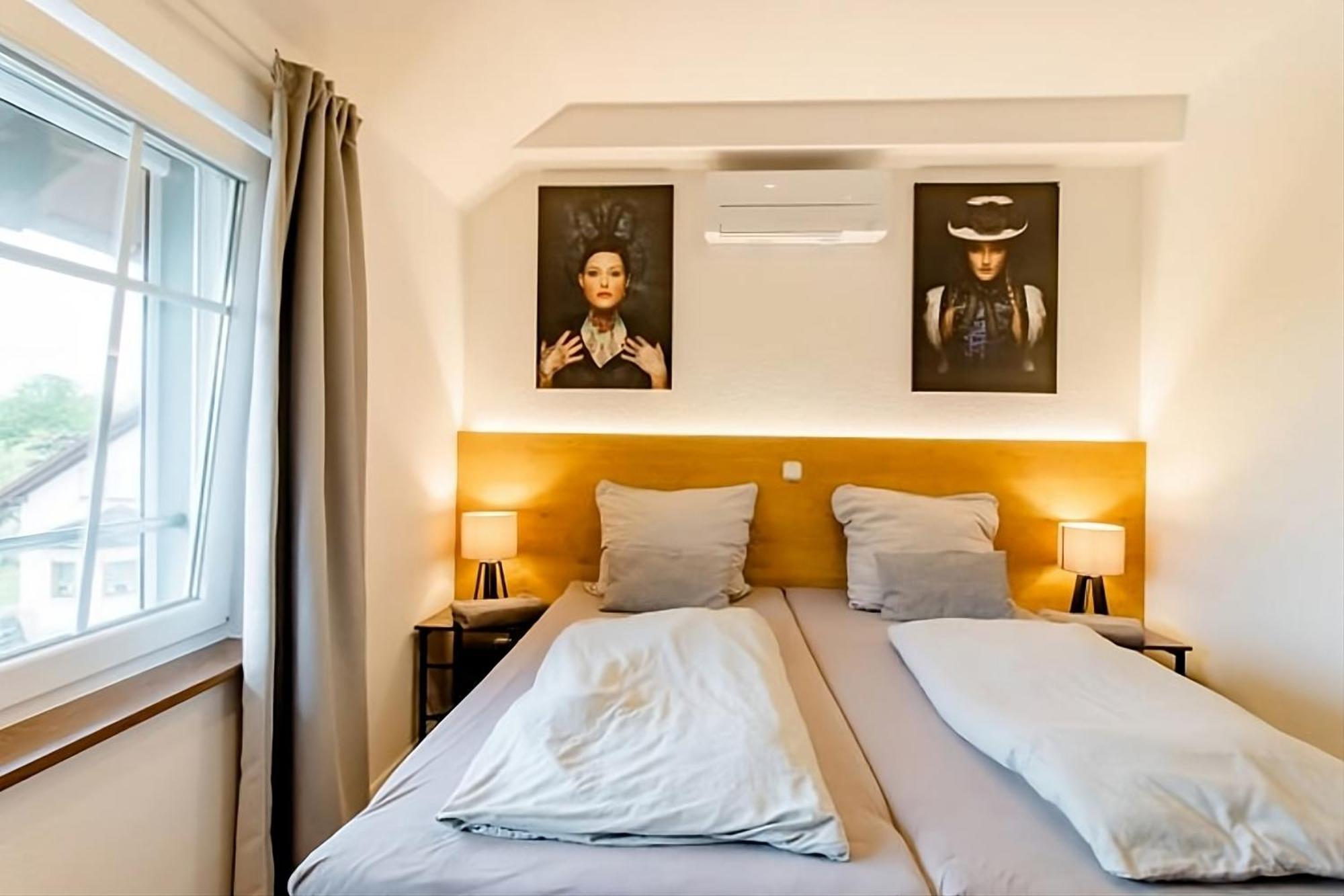 Komfortables Doppelzimmer In Kehl Goldscheuer - 1A Guesthouse Εξωτερικό φωτογραφία